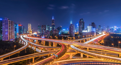 Stuart Frost Offers Insights to Mid-Sized Companies Tackling the Challenges of AI